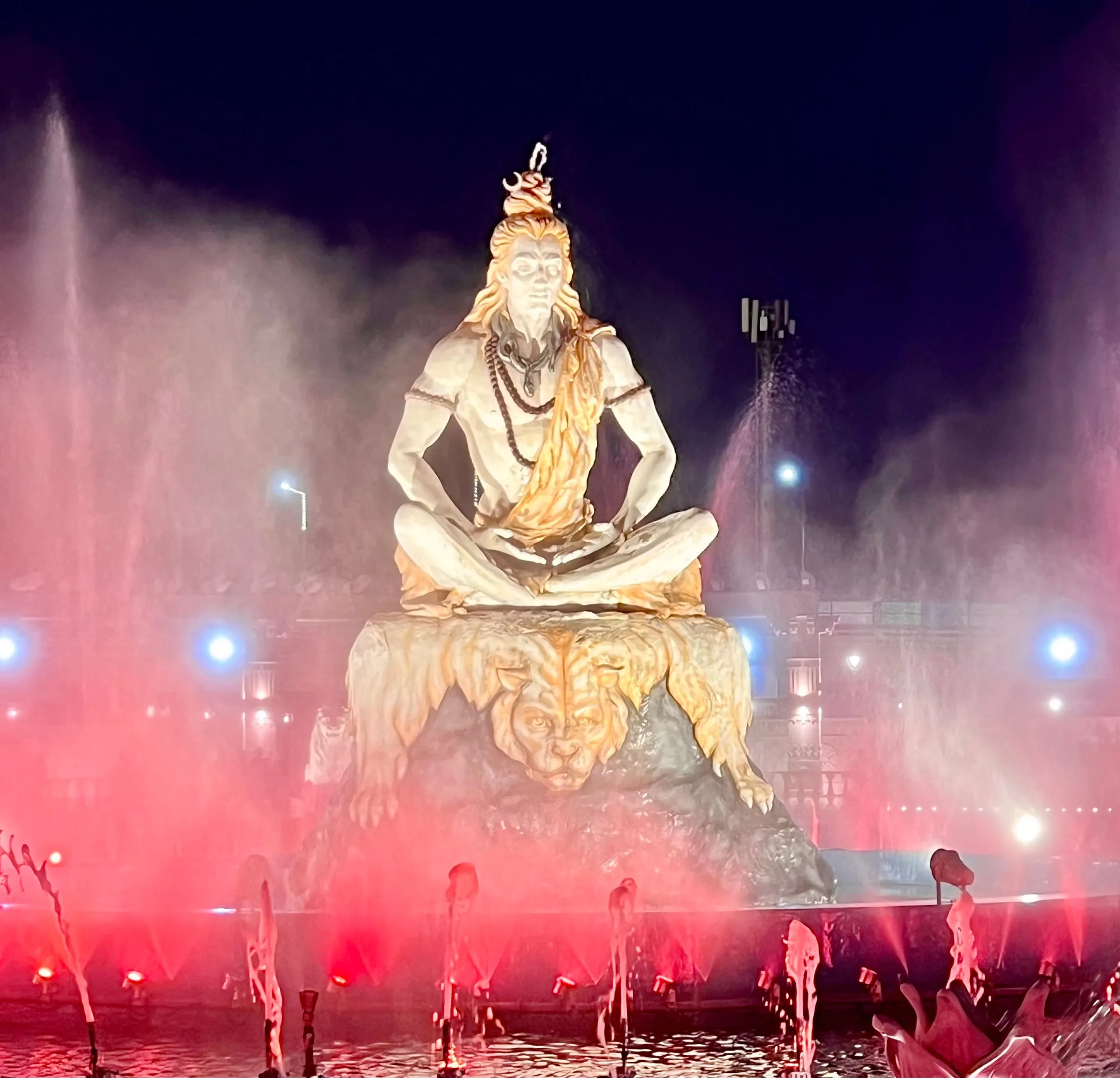 A large statue of Shiva in the Mahakal Lok corridor beside the temple
